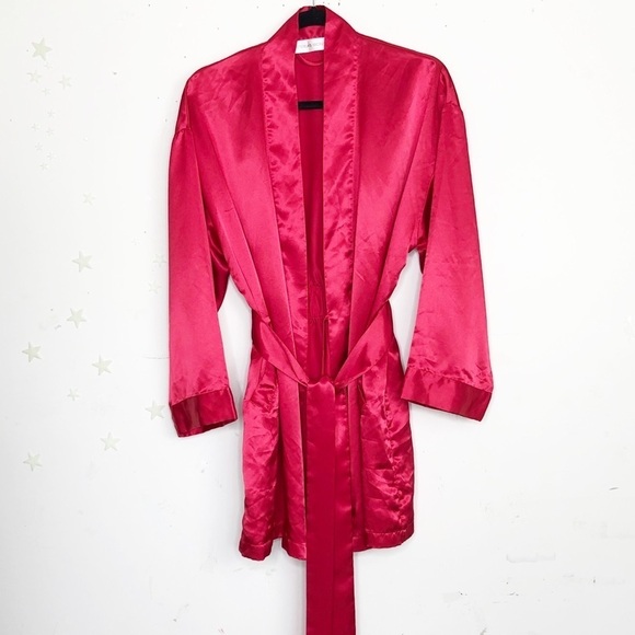 𝅺Victoria’s Secret red silky short kimono robe - Picture 9 of 9